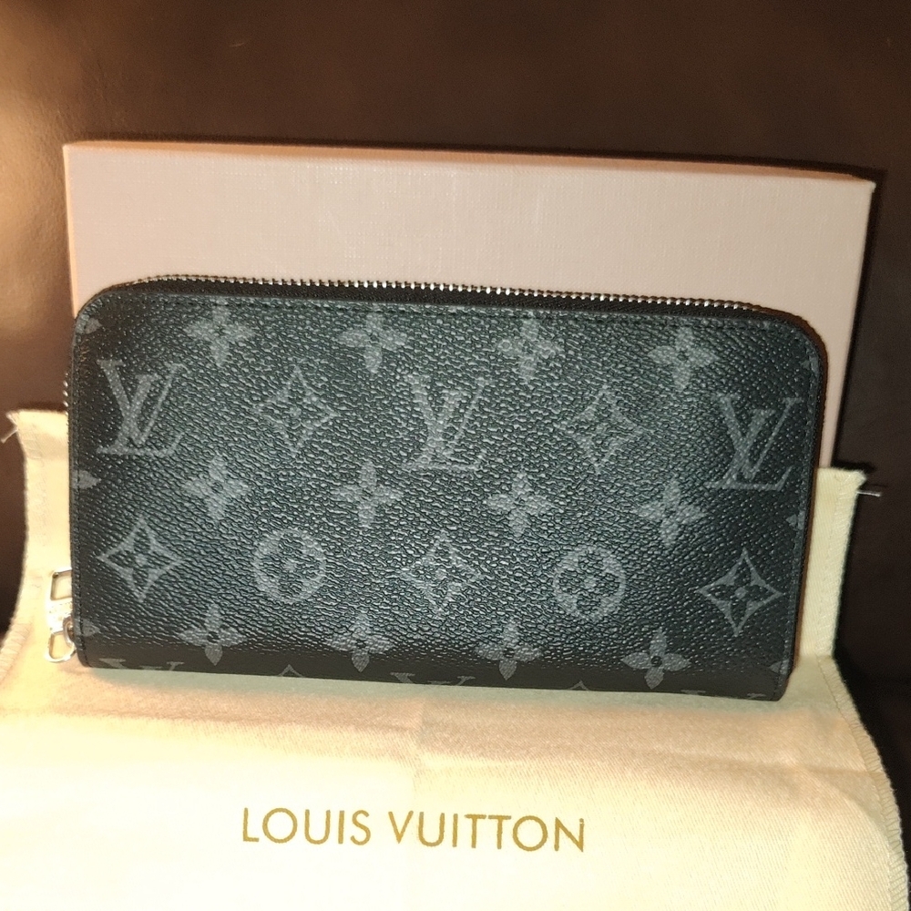 Louis Vuitton Black and Gray Wallet